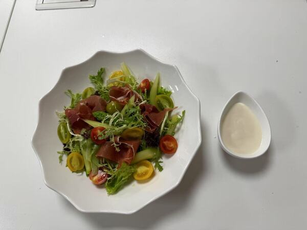意式芦笋帕尔玛火腿沙拉
