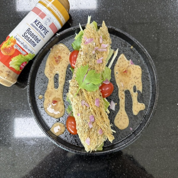 Crispy Tuna with Japanese Dressing Roasted Sesame Mango Salad