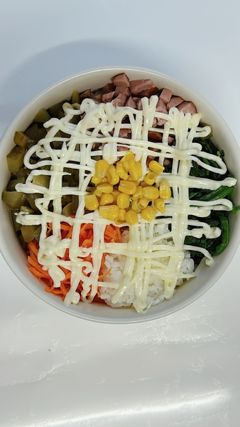 哈尔滨红肠沙拉饭