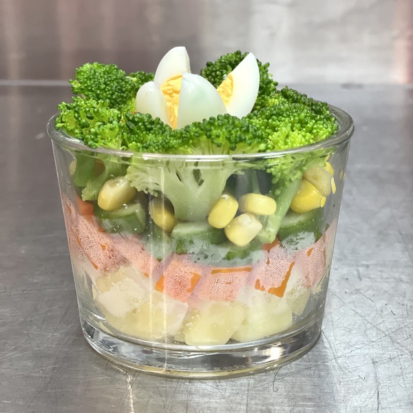 Salad Ly Sắc Màu