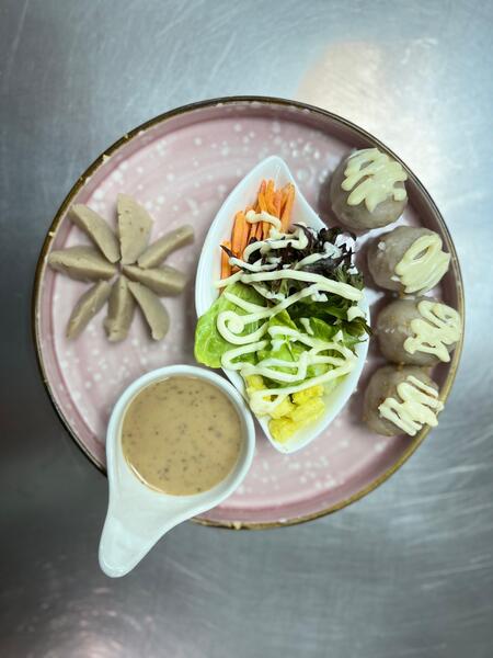 Cilok Salad Minimalis with Kewpie
