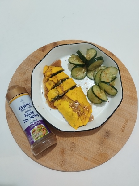 Blanket egg with spiral cucumber