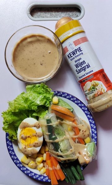 Roll Salad Potato with Egg