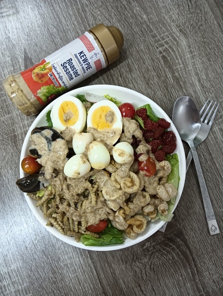 Mix egg salad Lanna style