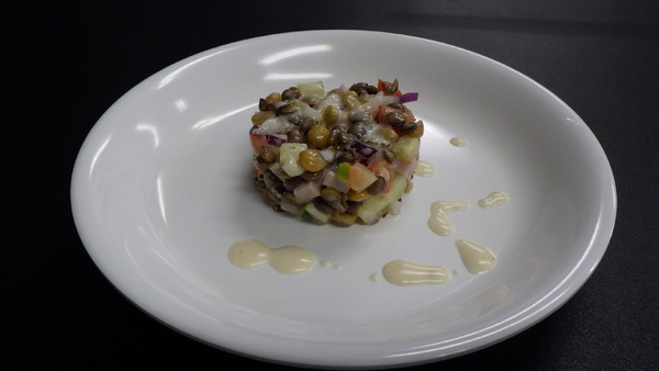 夏野菜とレンズ豆のおもてなしサラダ