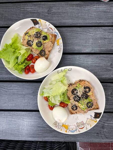 “Tuna Avocado Toast with Egg & Salad”