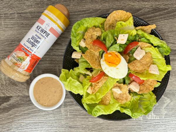 Tempe Chips Crispy Sesame Green Salad with Egg