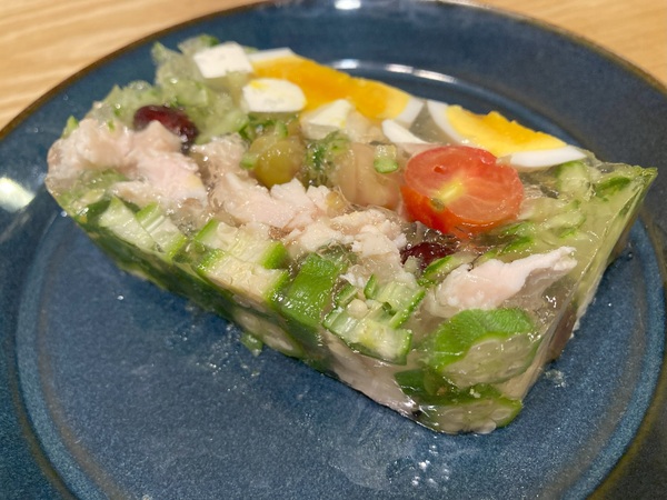 ドレッシングゼリーのサラダテリーヌ
