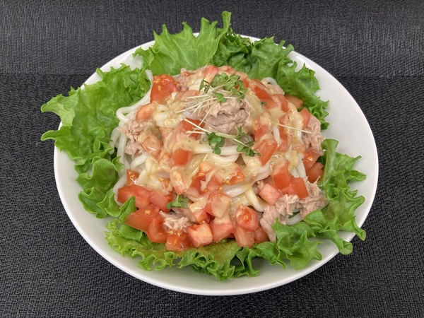深煎りごま　サラダうどん