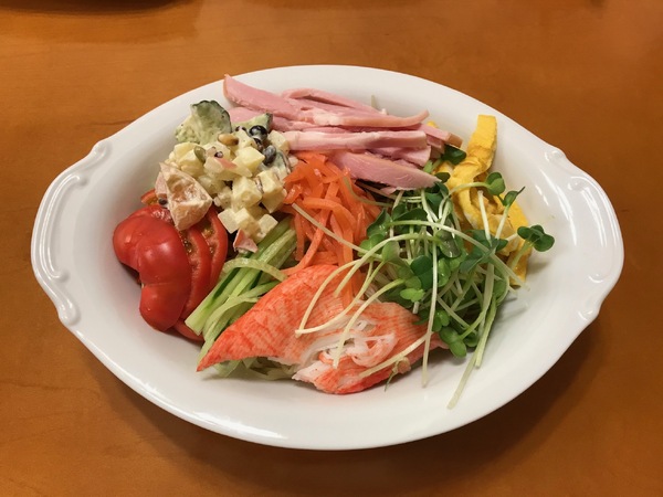 ポテトのサラダのっけ冷やし中華