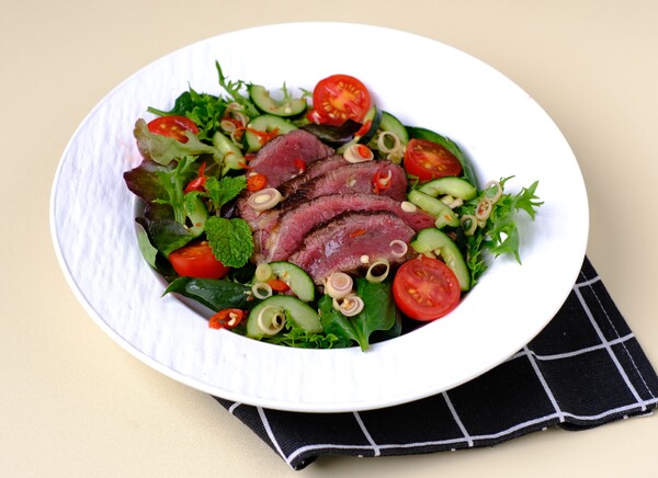 Thai beef spicy salad