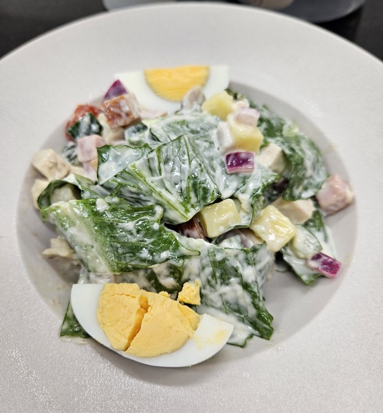 Cheesy Eggs Salad