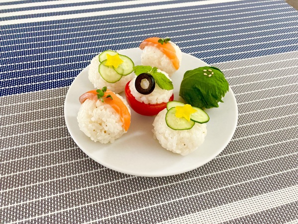 ごまドレで作る☆ 簡単手まりサラダ寿司