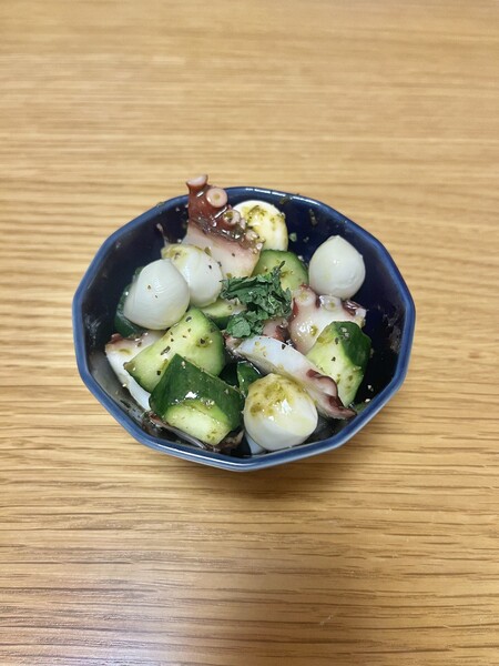 たことキュウリのバジル和え