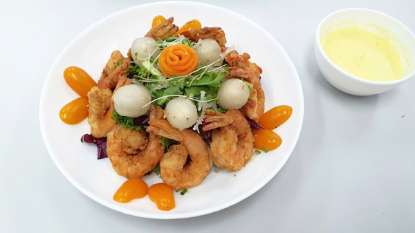 Rambutan Ebi Ten salad