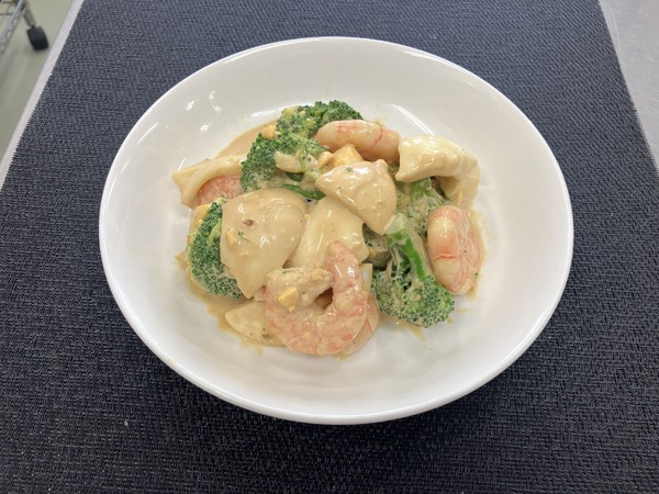 たまごとエビとブロッコリーの味噌マヨサラダ