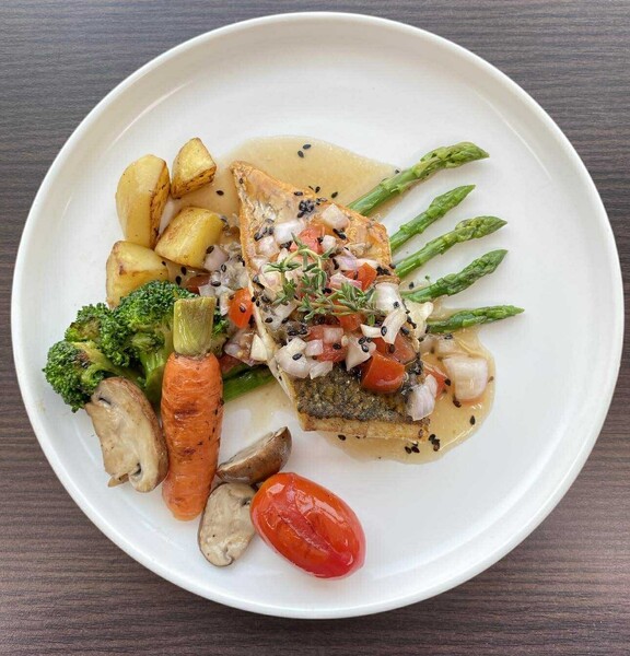 Grill fish salad